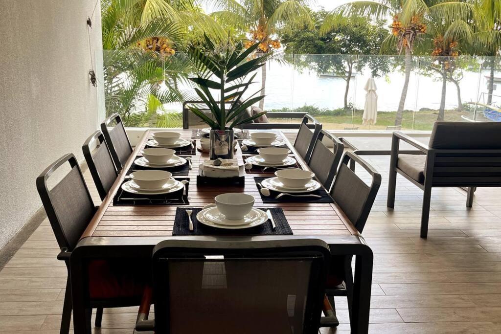 Latitude Luxury Seafront Suite 黑河区 外观 照片