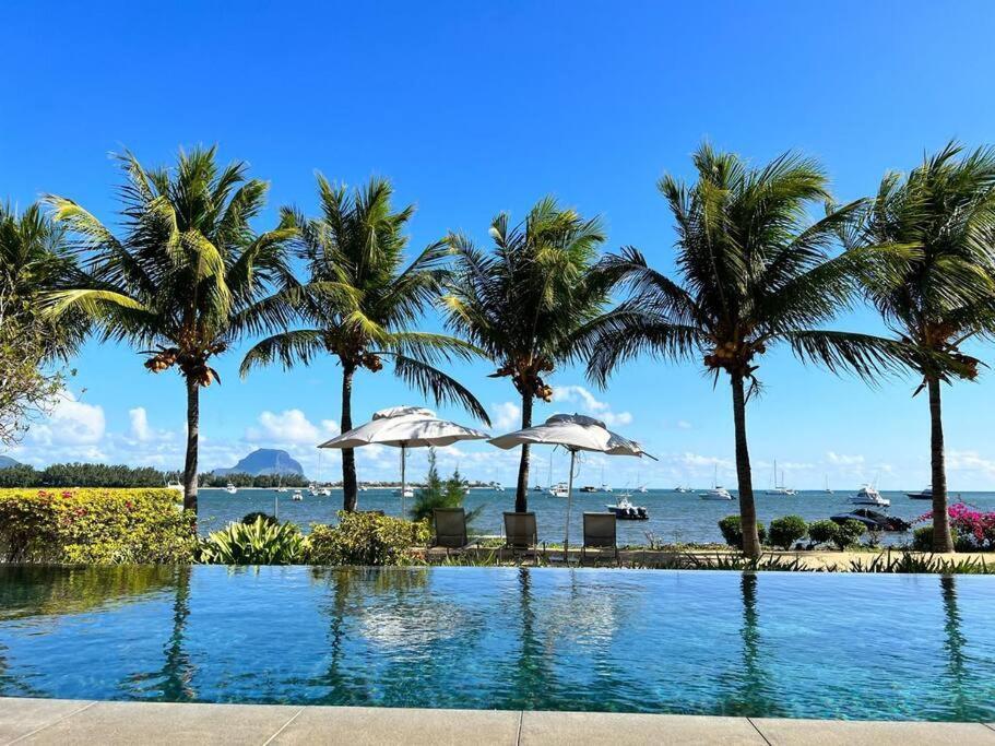 Latitude Luxury Seafront Suite 黑河区 外观 照片